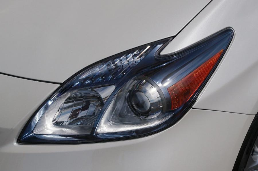  Toyota Prius Plug-In Hybrid 2012 года  (фото 30 из 75)